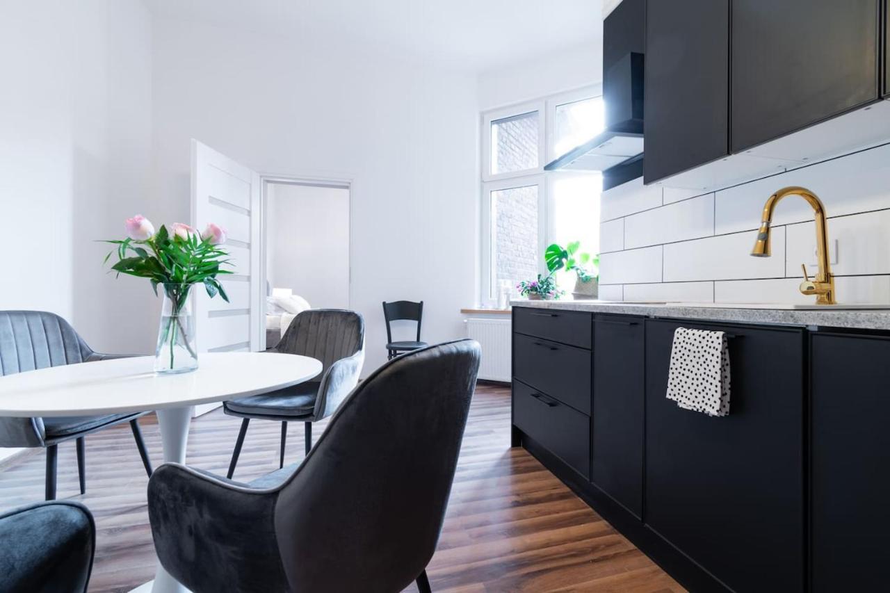 Opera Apartment Битом Екстериор снимка