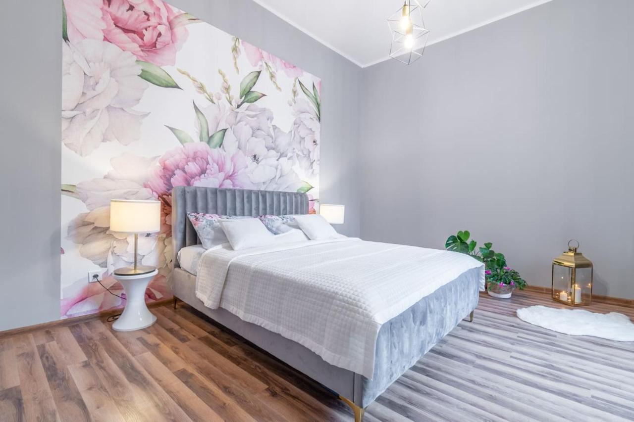 Opera Apartment Битом Екстериор снимка