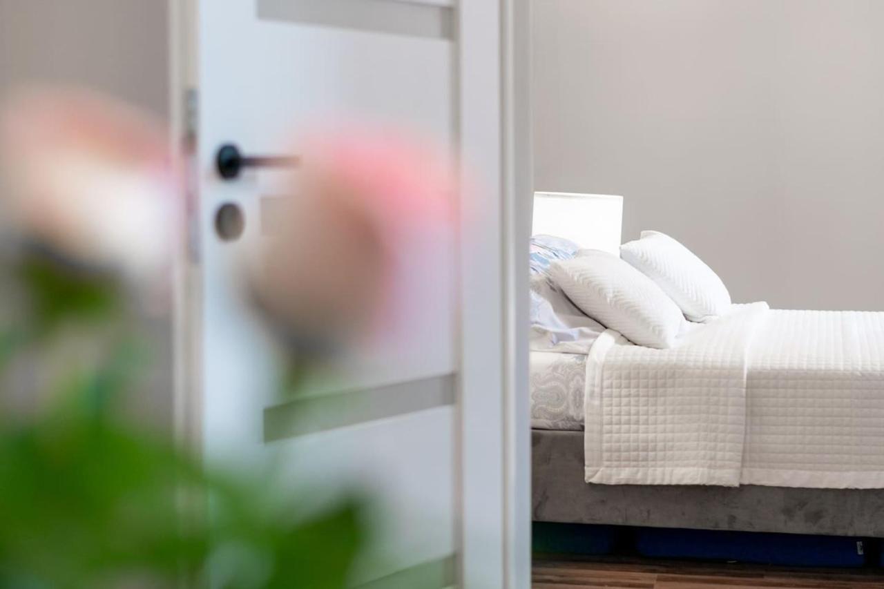 Opera Apartment Битом Екстериор снимка
