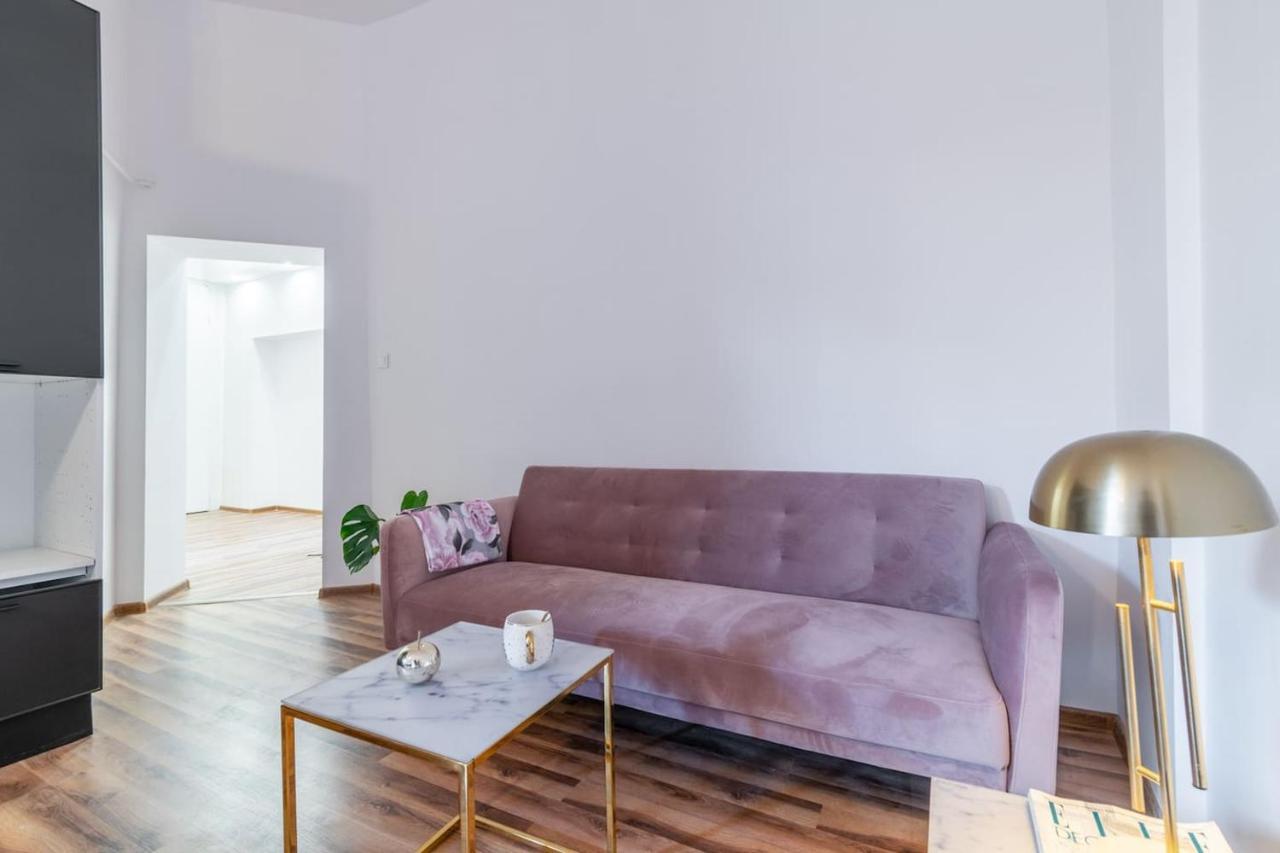 Opera Apartment Битом Екстериор снимка