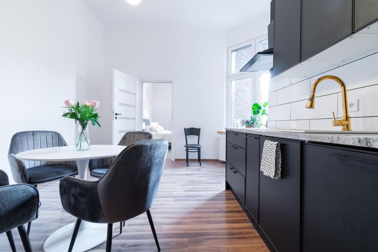 Opera Apartment Битом Екстериор снимка