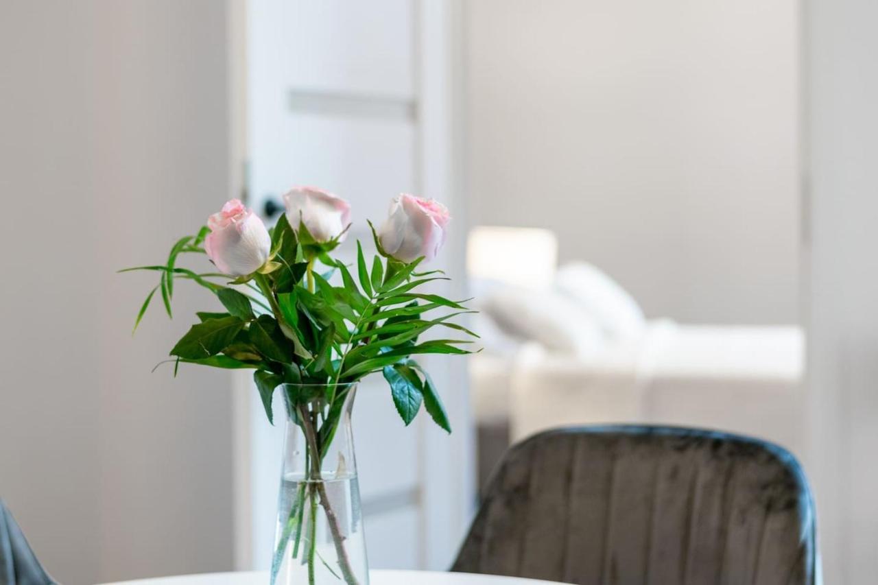 Opera Apartment Битом Екстериор снимка