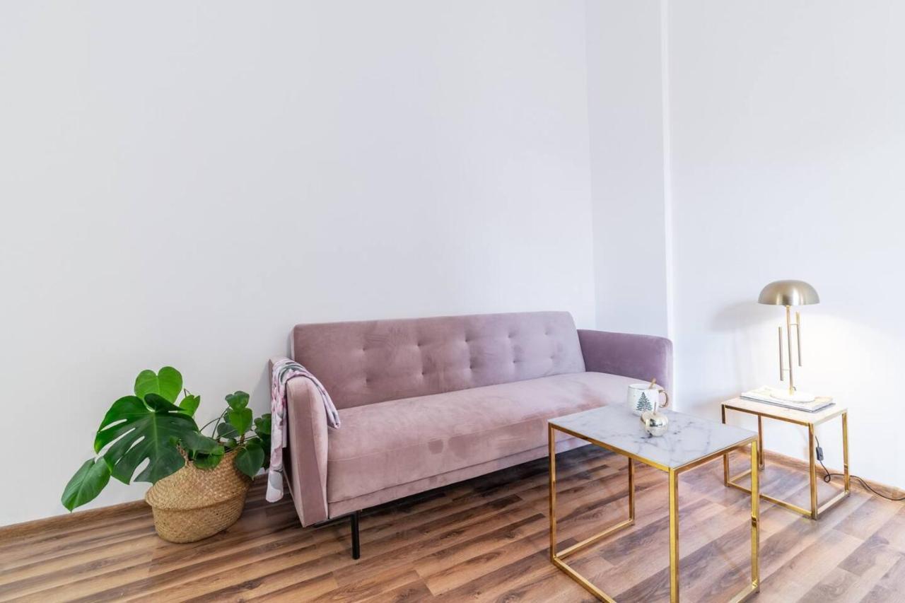 Opera Apartment Битом Екстериор снимка